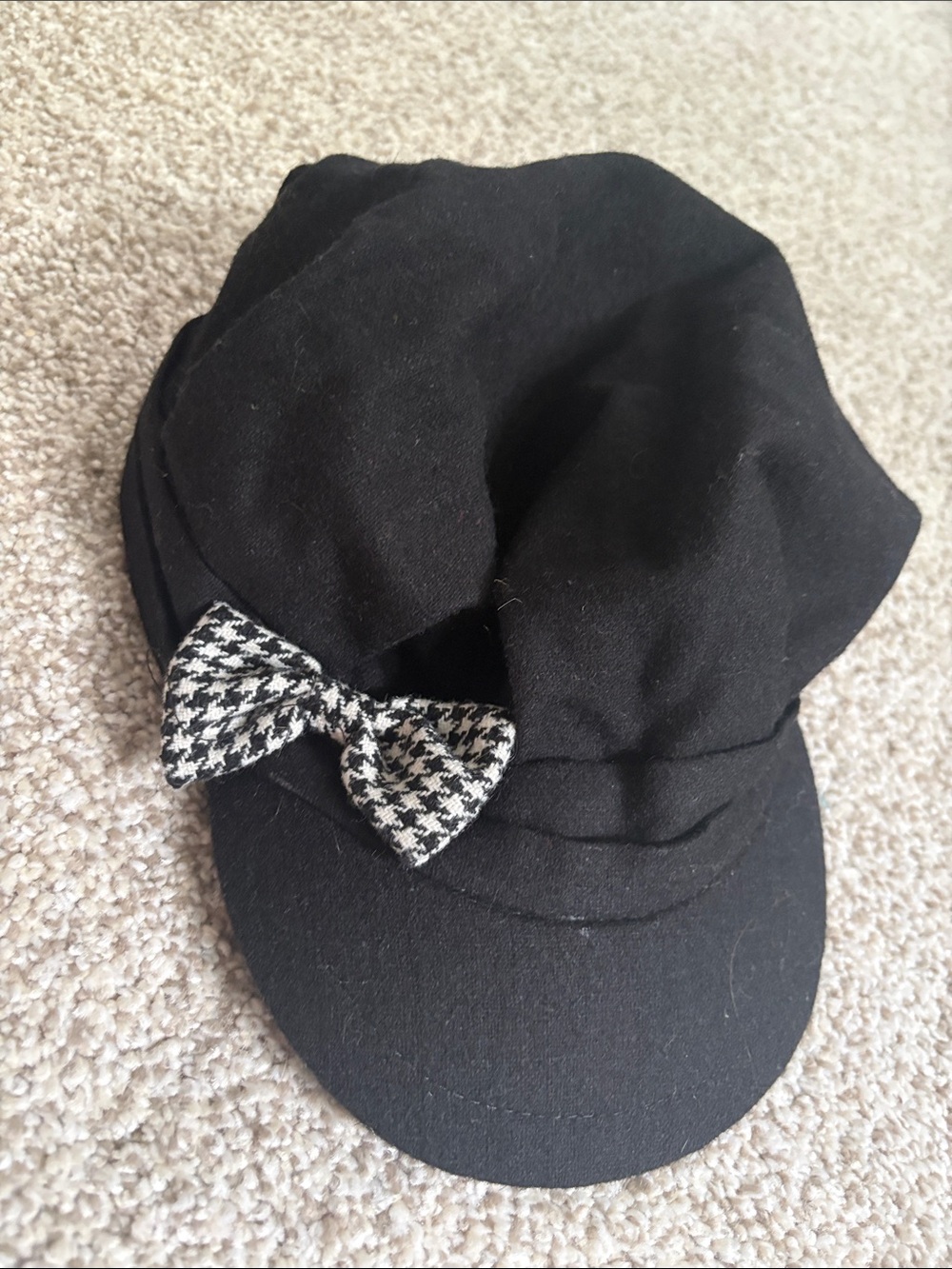 Black Bow Accent Newsboy Cap